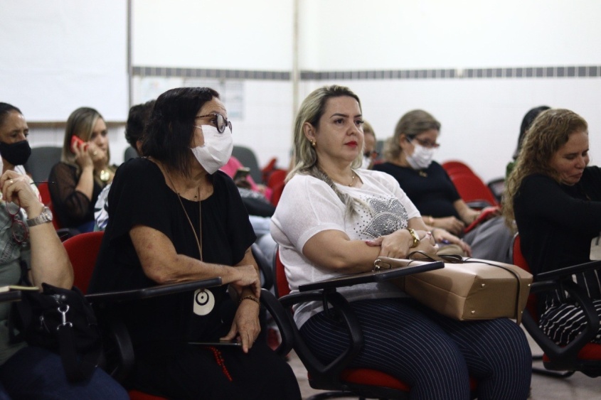 Diretoras escolares da rede durante a reunião. Foto: Pedro Farias / Ascom Semed