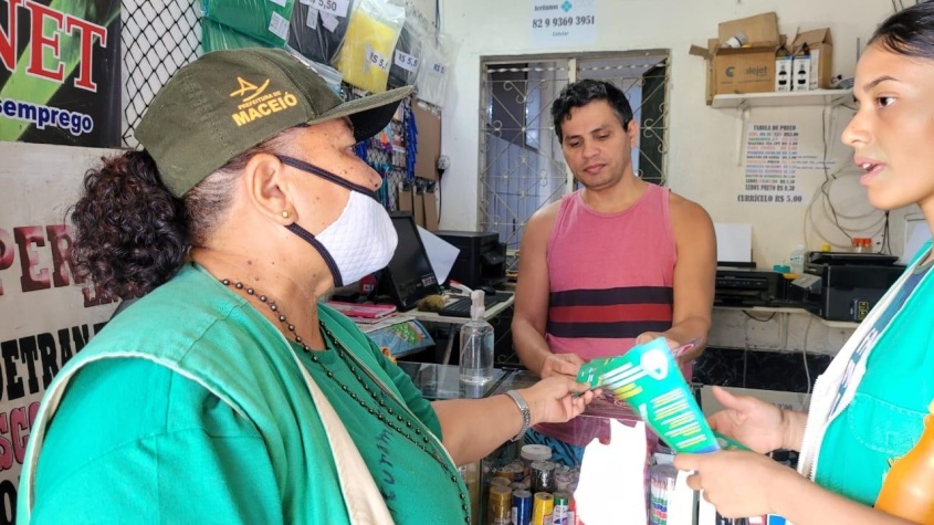 Comerciantes sofrem com mau cheiro. Foto: Ascom Sudes