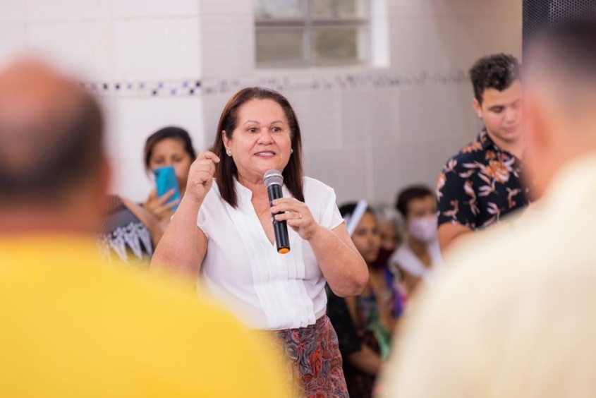 Secretária de Saúde de Maceió, Célia Fernandes, ressalta o trabalho sério da prefeitura para promover melhorias e humanização nos serviços de saúde. Foto: Edvan Ferreira / Secom Maceió