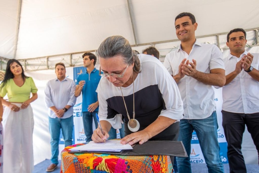 Diretora da Escola José Haroldo da Costa, Maísa de Souza, lembra que a unidade está entre as melhores do Ideb. Foto: Itawi Albuquerque / Secom Maceió