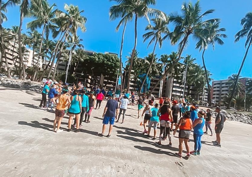 Foram realizadas atividades funcionais, alongamento e dança para os particpantes. Foto: cortesia