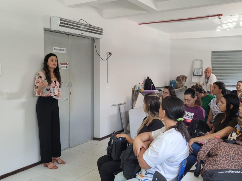Coordenadora técnica de Promoção e Educação em Saúde, Adriana Paffer. Foto: Ascom SMS