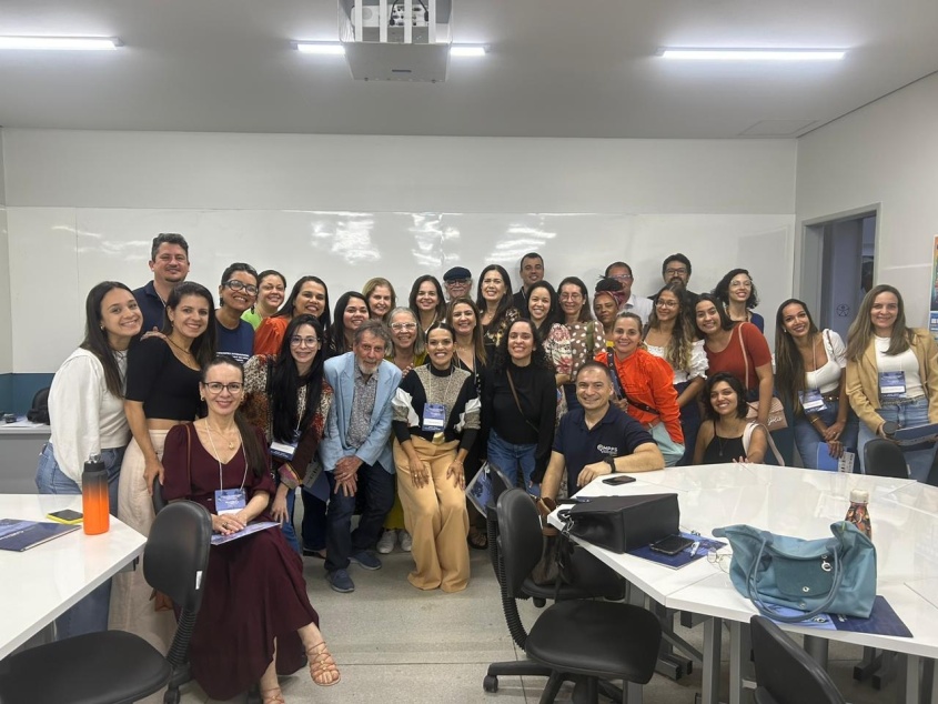 Dentistas, estudantes e profissionais de diversas áreas participaram da ação. Foto: Saúde Bucal SMS