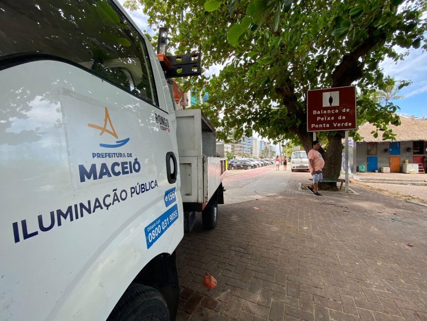 Iluminação pública foi ampliada na área da Balança da Ponta Verde. Foto: Vinícius Rocha/Ascom Ilumina