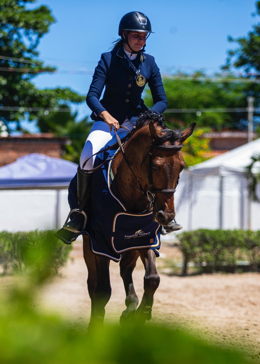 Maria Júlia Peixoto, Haras Coração Valente Maceió, durante competição que a levou ao pódio. Foto: Alisson Frazão/Secom Maceió