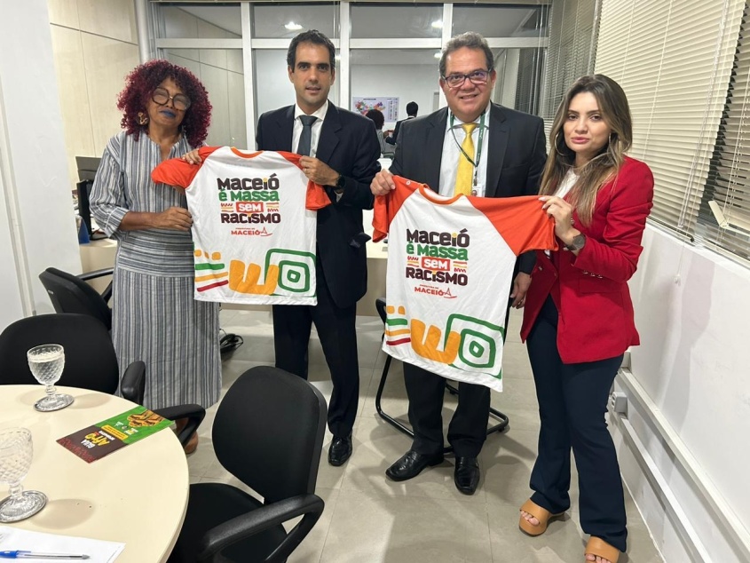Representantes da Prefeitura de Maceió aproveitaram para divulgar a campanha Maceió é Massa sem Racismo. Foto: Semuc