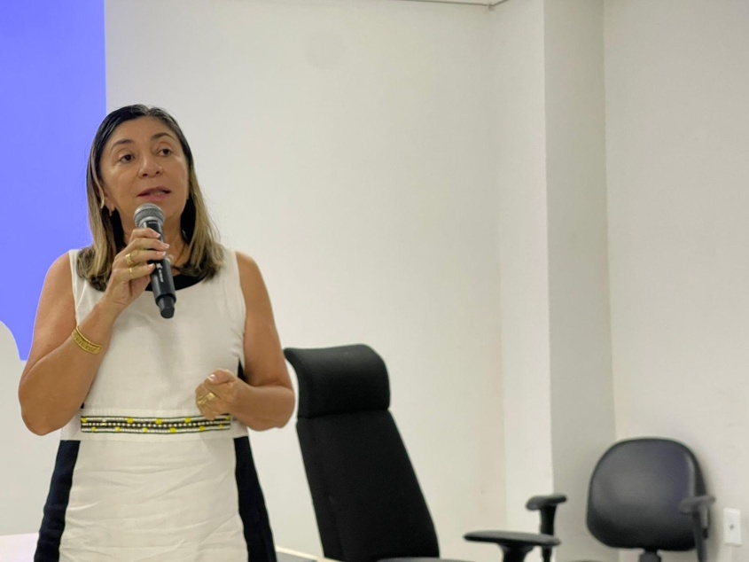 Alayde Ricardo fala da satisfação com a integração entre Atenção Primária e Rede de Urgência. Foto: Polyanna Monteiro/ Ascom SMS