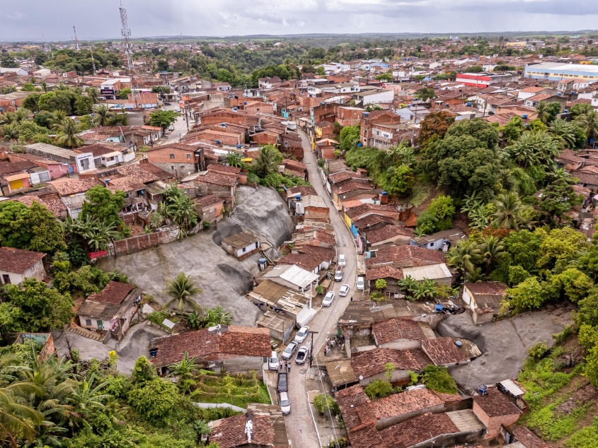 Com as obras de contenção, moradores se sentem mais seguros no período de chuvas. Foto: Itawi Albuquerque/ Secom Maceió