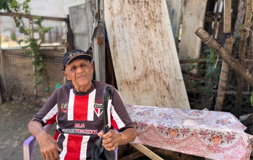 Seu Benedito mora há mais de 50 anos no Bolão e sonhava com melhorias na comunidade. Foto: Ascom Seminfra