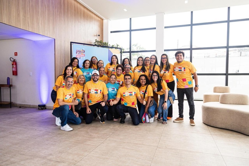 Prefeito JHC com a equipe da Semed no aulão Pré-Saeb: foco na melhoria da Educação em Maceió. Foto: Carol Cordeiro/Ascom Semed