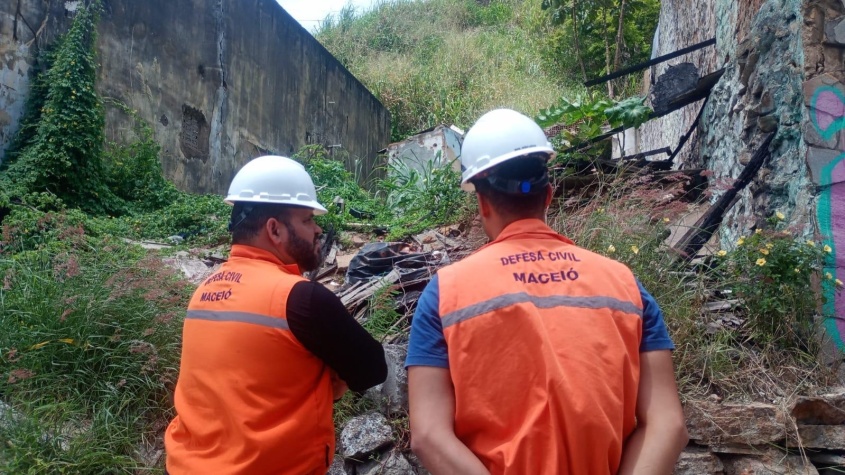 Inspeção foi realizada pela Defesa Civil de Maceió. Foto: Ascom Defesa Civil Municipal