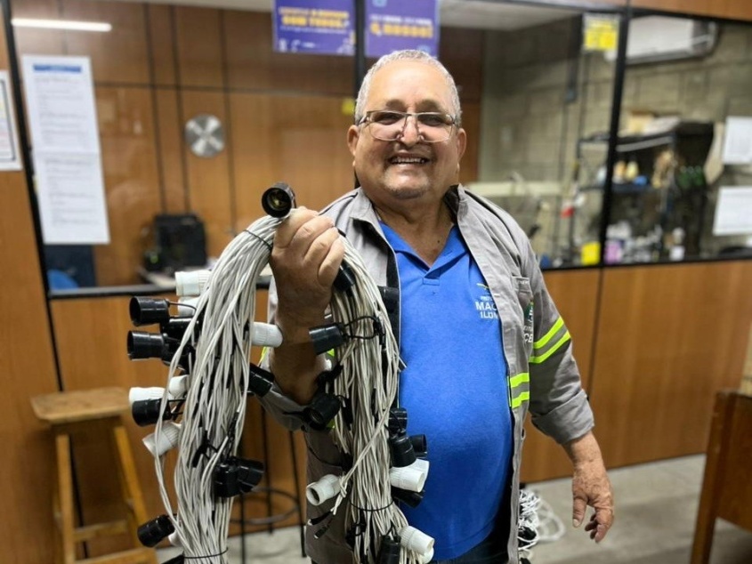 Edmilson Idelfonso é eletricista por formação e servidor da Ilumina Maceió há 27 anos. Foto: Ilumina