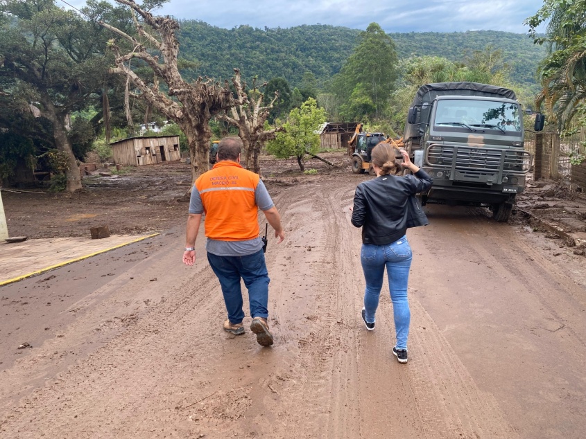 Em maio de 2023, Montenegro integrou a equipe de trabalho que mapeou as áreas atingidas na enchete do Rio Grande do Sul. Foto: Ascom Defesa Civil Maceió