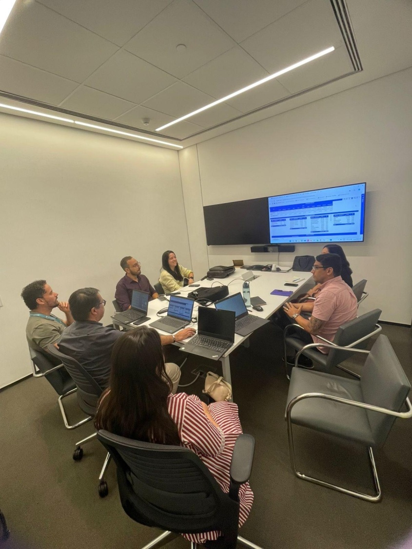 Comitiva do Hospital da Cidade acompanhou a execução de processos nas áreas de faturamento, farmácia, qualidade, financeiro e suprimentos. Foto: Cortesia