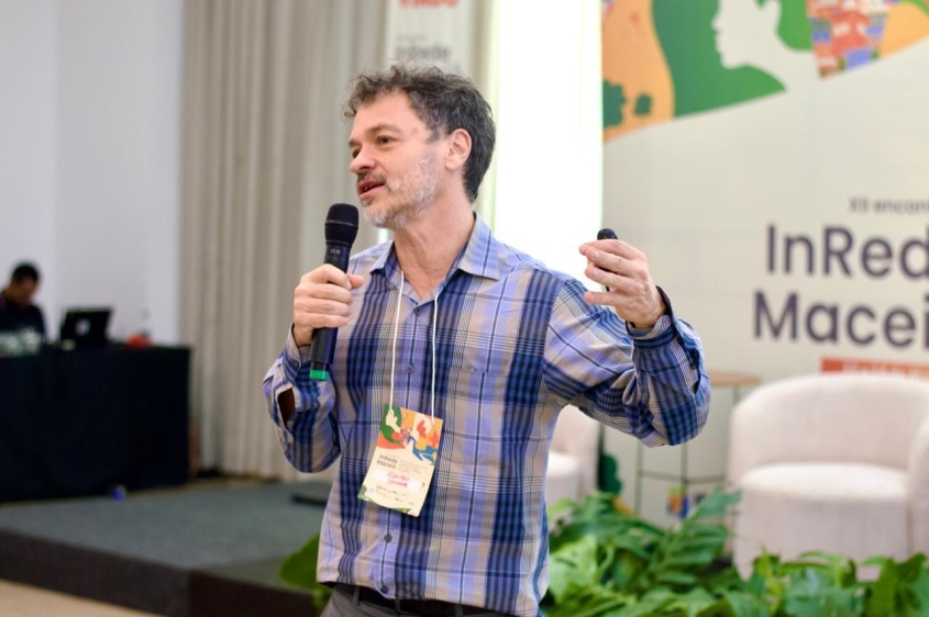 Cláudio Stenner, coordenador de Geografia do IBGE durante oficina. Foto: Ascom Iplam.