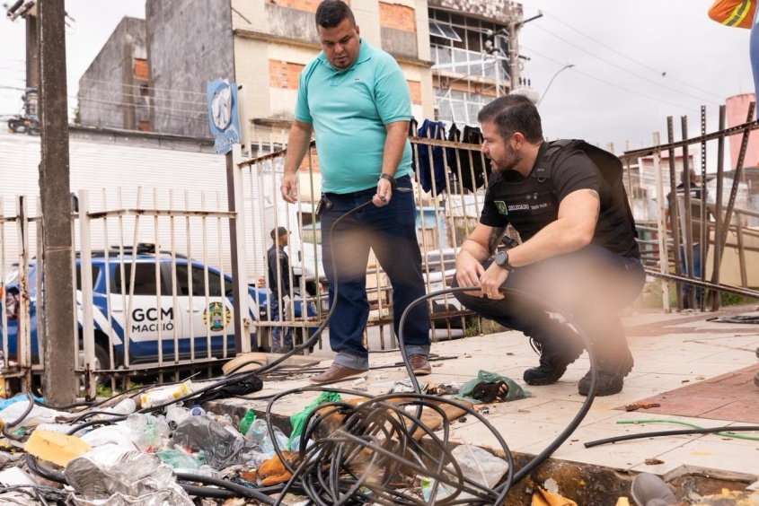 De acordo com o secretário Thiago Prado, o espaço era usado para o tráfico de drogas. Foto: Victor Vercant/ Secom Maceió