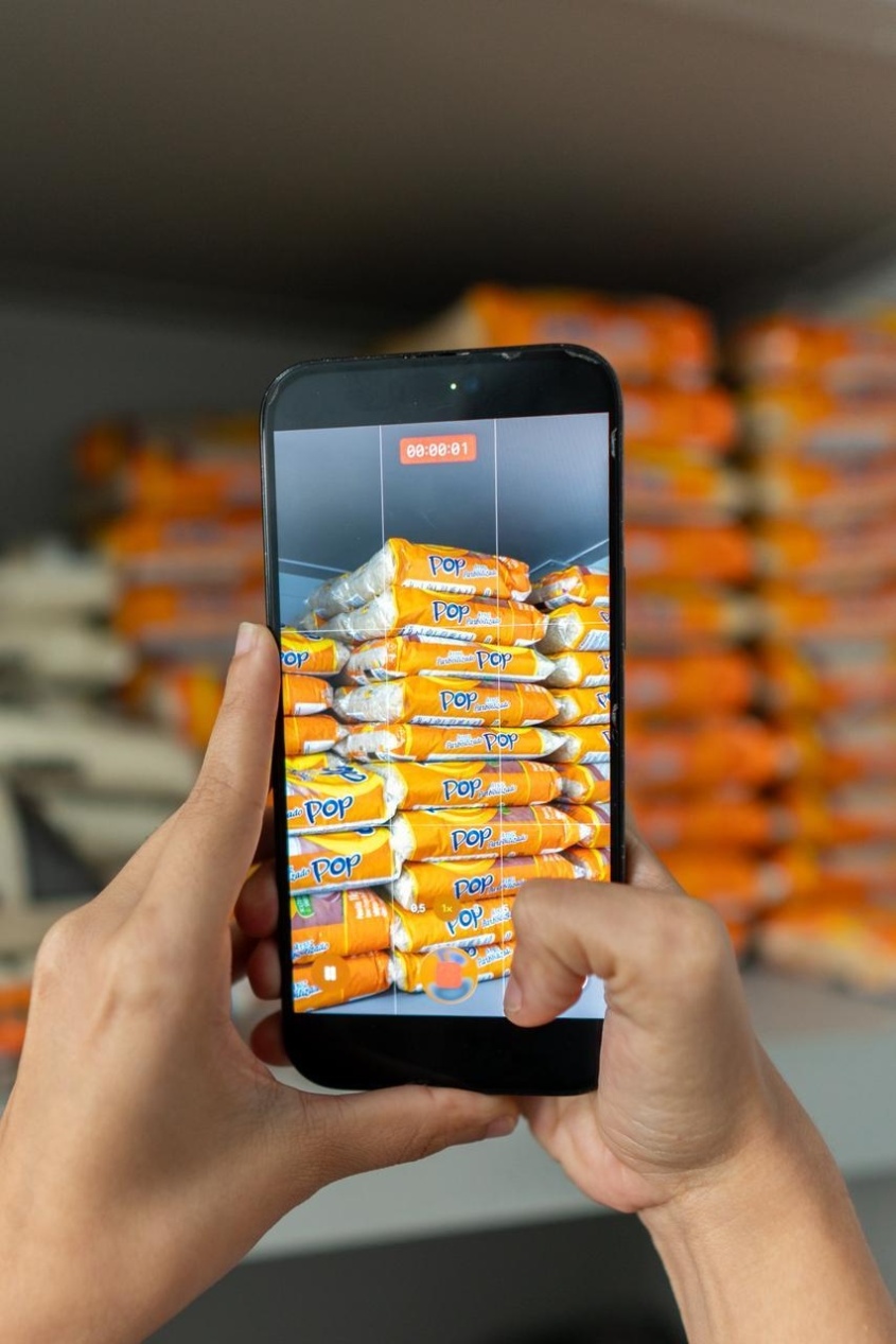 Experimentar novos alimentos ajuda a criança a desenvolver autonomia e a compreender melhor a importância de uma alimentação saudável. Foto: Ascom Semed