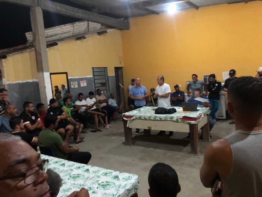 Equipe técnica da Semesp alinhando situações de uso e cuidados com os equipamentos públicos. Foto: Ascom Semesp