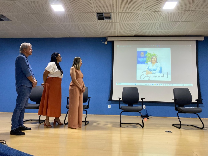 Homenagem a servidora Emy Oliveira. Foto: Clara Vieira/Ascom Semdes