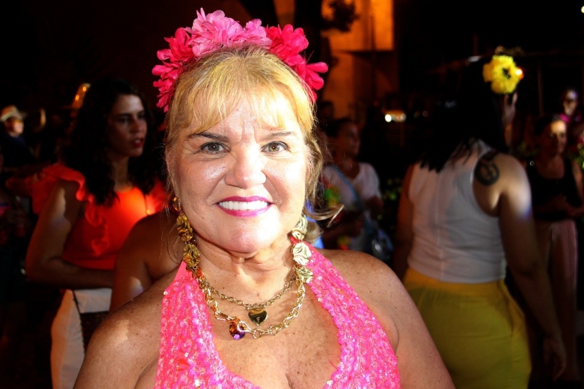 Vera Lúcia celebrou a retomada da tradição carnavalesca nas praças da cidade. Foto: Neno Canuto/ Secom Maceió
