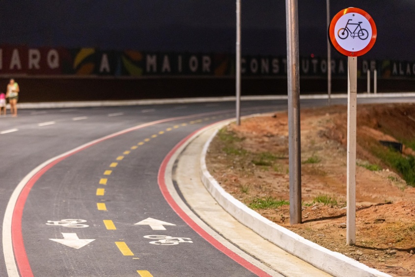 Local conta com mais de 3,5 km, passeio para pedestres e ciclofaixa. Foto: Itawi Albuquerque / Secom Maceió