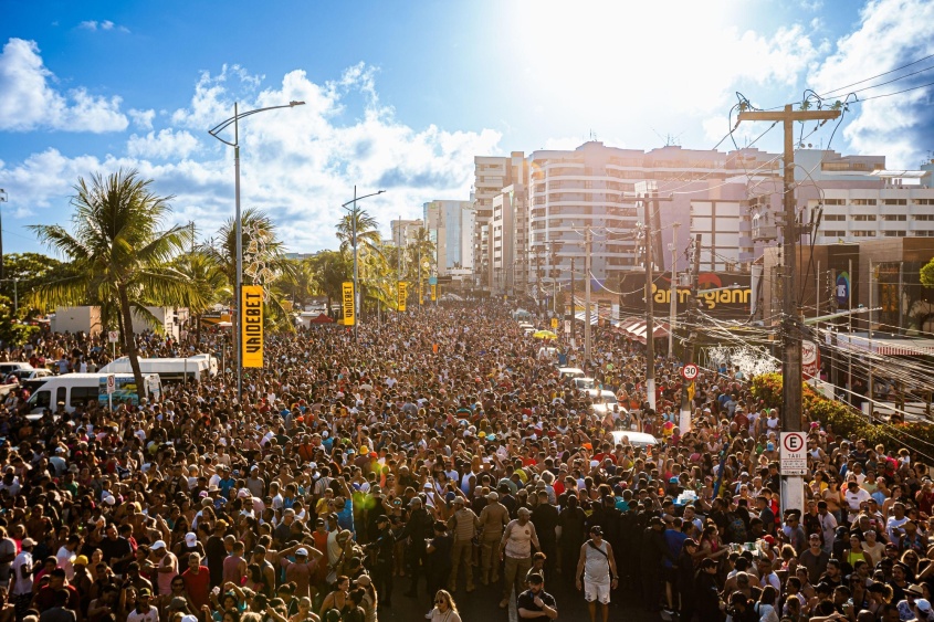 Verão Massayó agita e leva multidão à orla com show de Bell Marques. Foto: Itawi Albuquerque/Secom Maceió