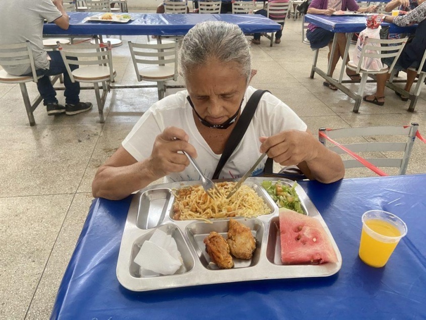 Dona Maria frequenta o restaurante há 13 anos. Foto: Ascom Semas