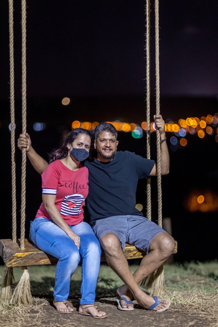 João Paulo Barbosa e Samara Tenório posam para foto. Foto: Itawi Albuquerque/Secom Maceió