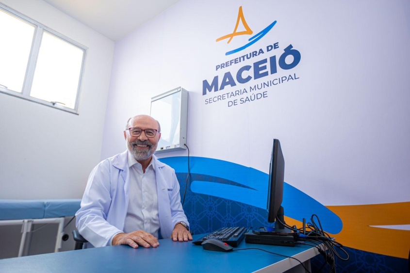 Secretário Luiz Romero Farias destaca preocupação com o bem-estar dos usuários. Foto: Alisson Frazão/Secom Maceió