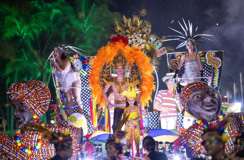 Prefeitura de Maceió mantém tradição do samba e leva multidão à orla da Ponta Verde