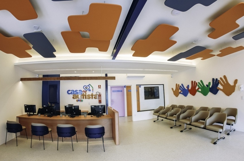 Casa do Autista de Maceió individualiza planos terapêuticos para ampliar o desenvolvimento dos usuários