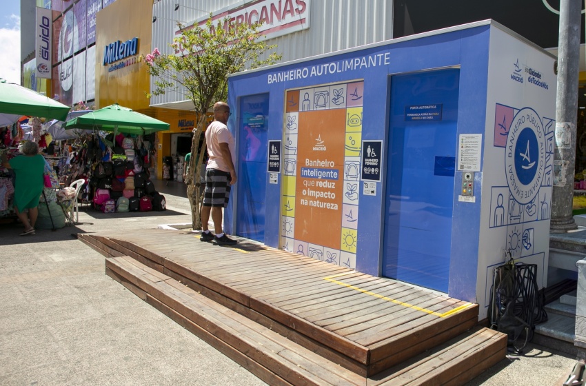Maceió avança na modernização urbana com instalação de banheiros autolimpantes