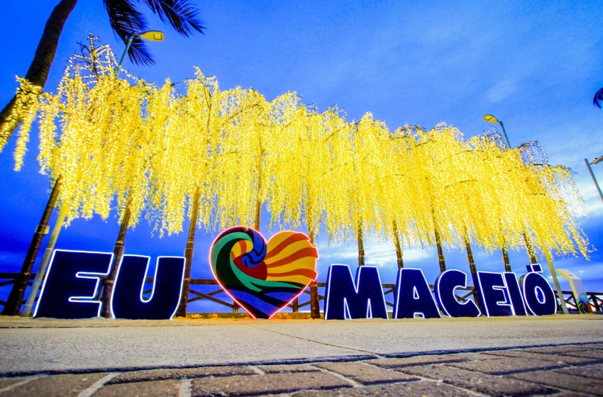 Maceió recebe tradicional iluminação natalina