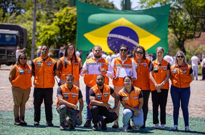 Diretores da Defesa Civil de Maceió são homenageados pelo Exército Brasileiro