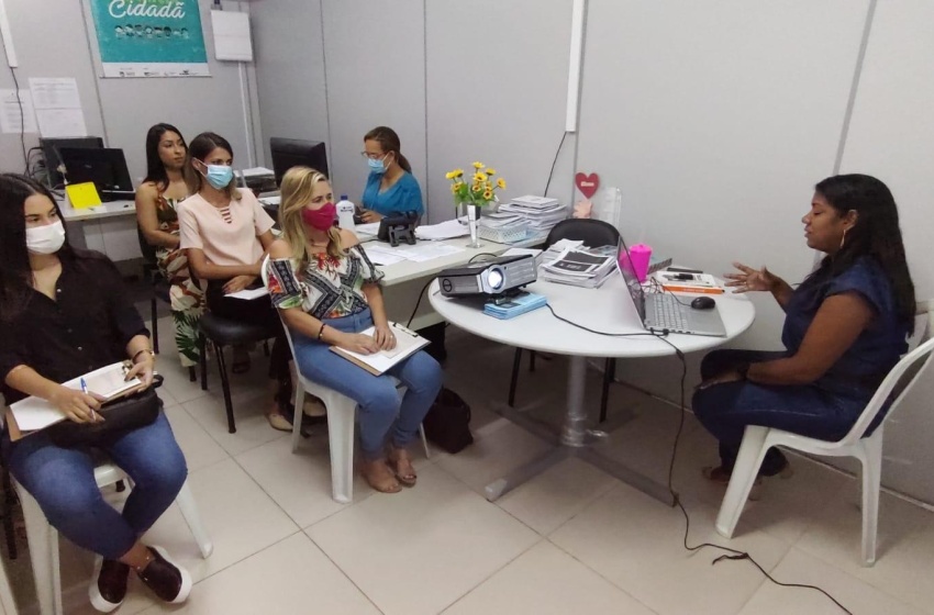 Visitadores do Programa Criança Feliz participam de capacitação