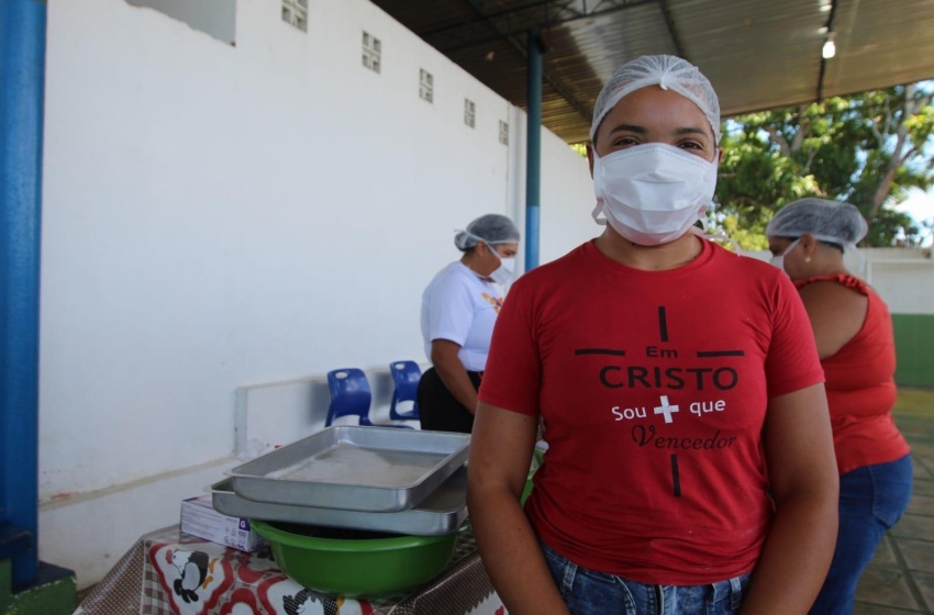 Brota na Grota: Oficinas de culinária beneficiam mães de alunos da Escola Municipal Floriano Peixoto