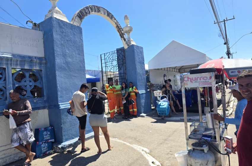 Cemitérios da capital registraram cerca de 70 mil visitantes no Dia de Finados