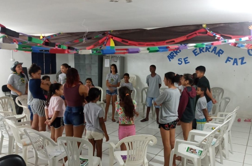 Crianças e jovens participam de atividades de leitura e combate ao bullying no Cras Dom Adelmo