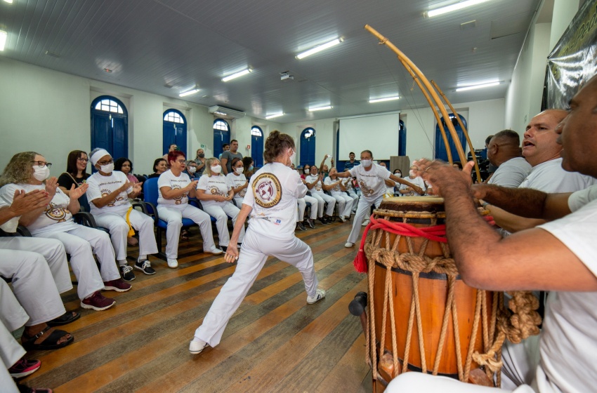 Idosas capoeiristas conquistam graduação no Dia da Capoeira