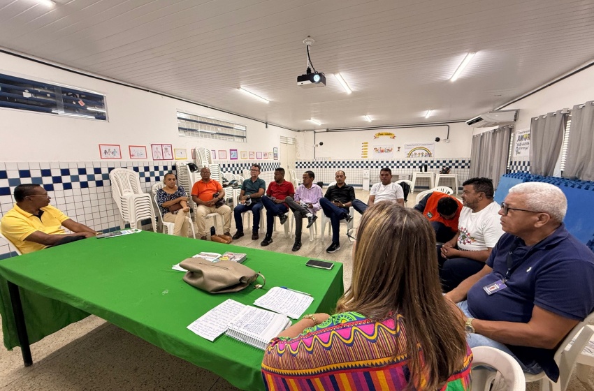 Representantes da Alurb se reúnem com moradores para orientar sobre Ecoponto Petrópolis