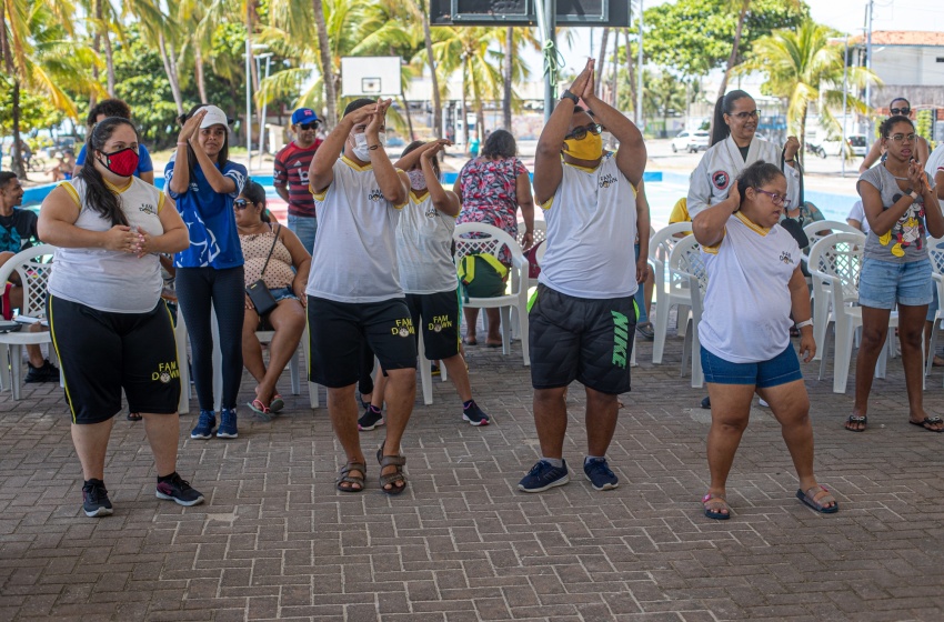 Dia Internacional da Pessoa com Deficiência é celebrado na Pajuçara com projeto Praia Acessível