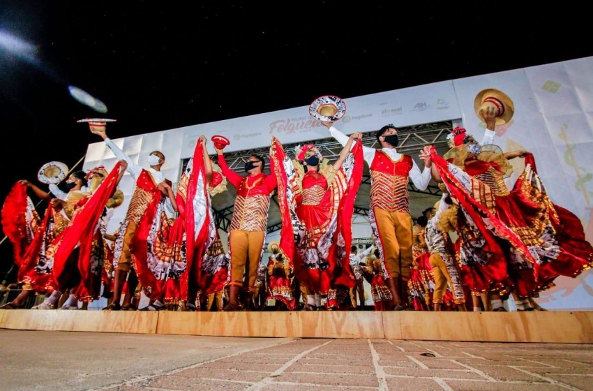 Tradição e cultura marcam a noite de abertura do Natal dos Folguedos