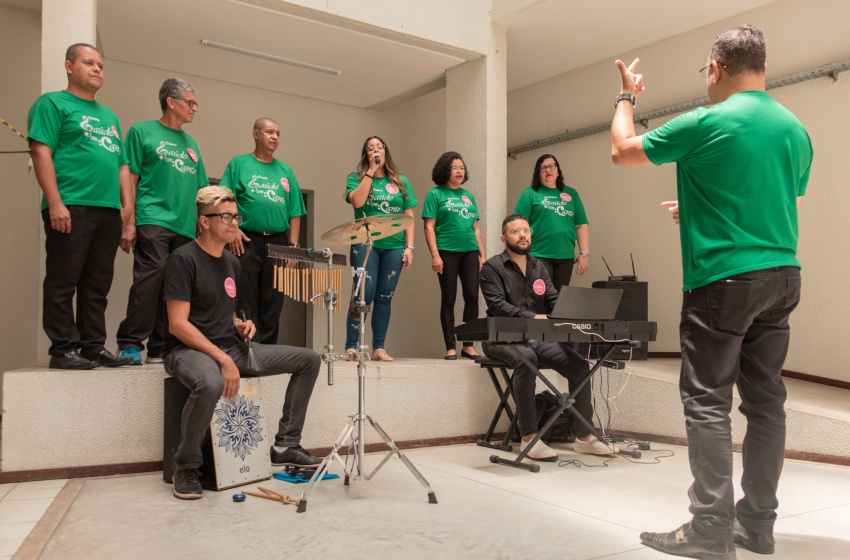 Saúde inicia as ações da campanha Outubro Rosa com apresentação do coral Saúde em Canto
