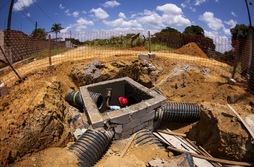 Infraestrutura leva cobertura de sistema de drenagem para via no bairro do Antares