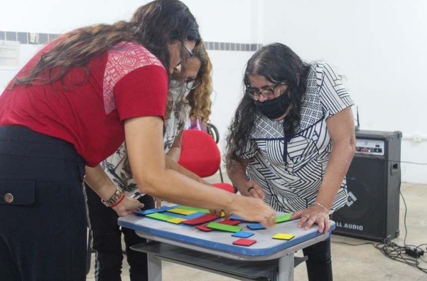 Profissionais de Atendimento Educacional Especializado participam de formação sobre atividade motora adaptada