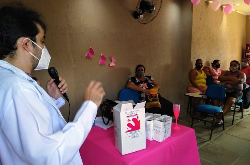 Moradoras do bairro da Levada participam de ação do Maceió Rosa
