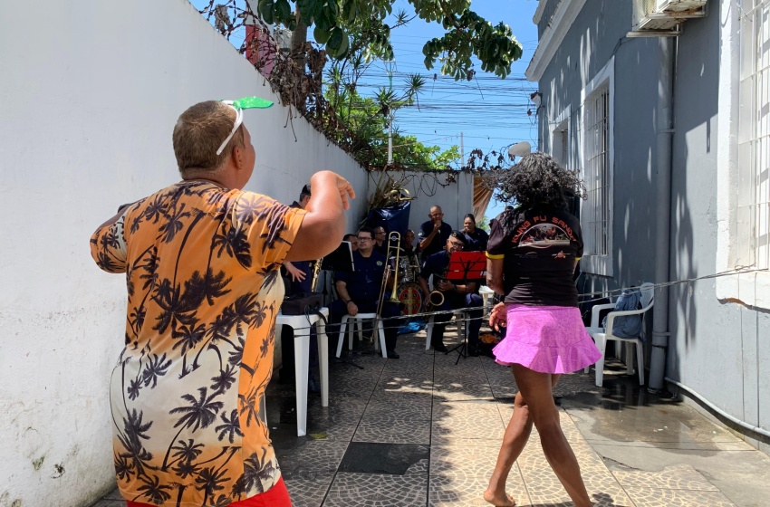 Usuários do Centro Pop I celebram Carnaval com festa e descontração