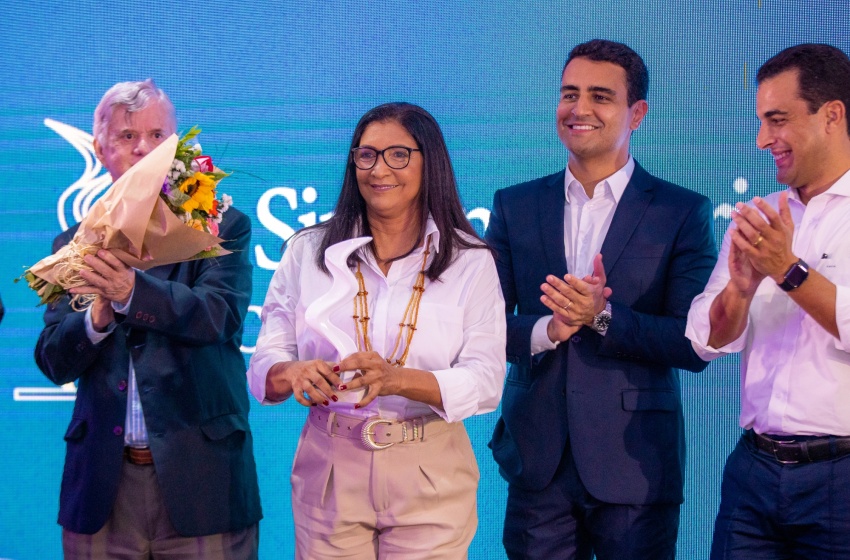 Inspetora Geral da Guarda Municipal recebe Troféu Selma Bandeira