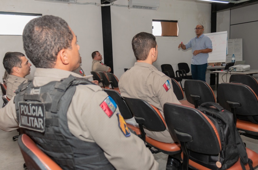 Curso do Cerest Regional Maceió aborda riscos e medidas de prevenção contra choques elétricos