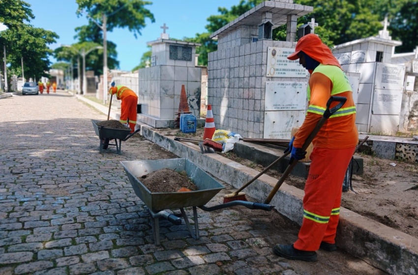 Cemitérios públicos de Maceió recebem mutirão de limpeza para manutenção dos espaços